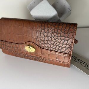 Kenneth Cole Reaction Tan Crocodile Embossed wallet